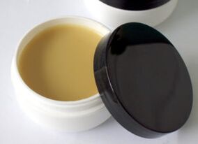 Medicinal herbal-based ointment for the treatment of athlete's foot